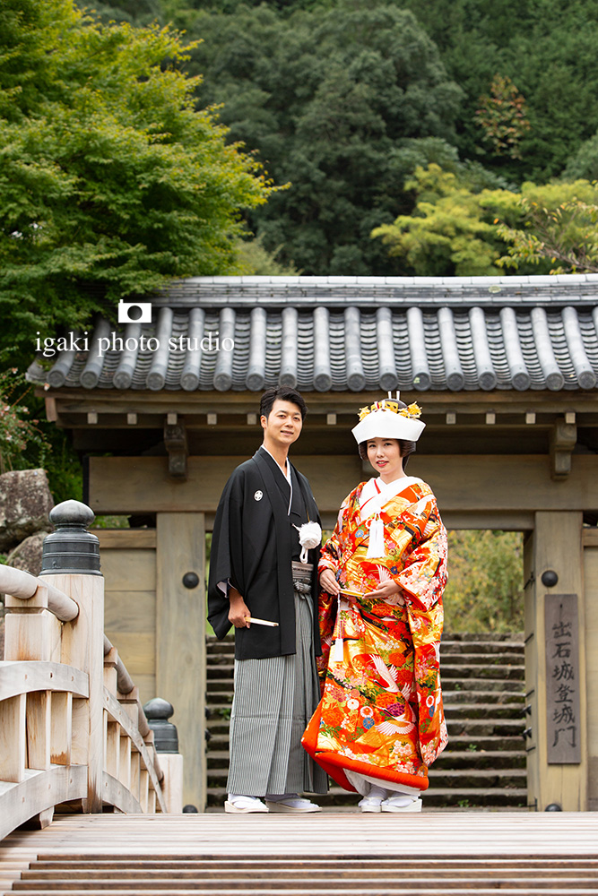 出石城跡、登城橋の上で結婚写真